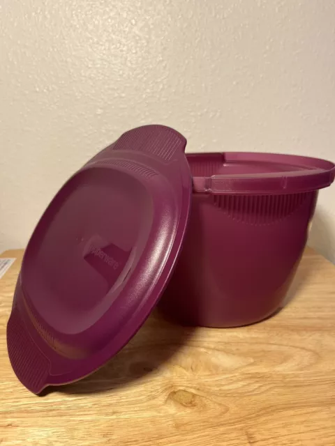 Tupperware Round Microwave Pasta Maker / Steamer 3 Quart Purple. New 