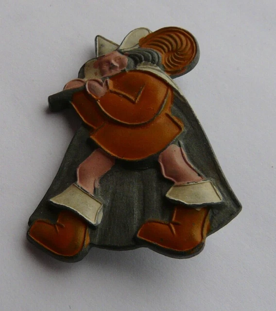 WW2 German WHW Winterhilfswerk Badge. Gau Wien. Rat Catcher  (6262)