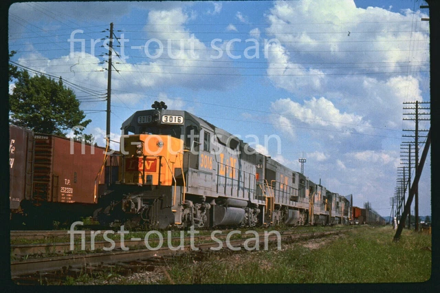 D DUPLICATE SLIDE - Louisville & Nashville L&N 3016 Action on Freight