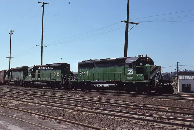 Orig slide BN Burlington Northern EMD SD40-2  8111  VINTAGE Portland OR 1980 BIN