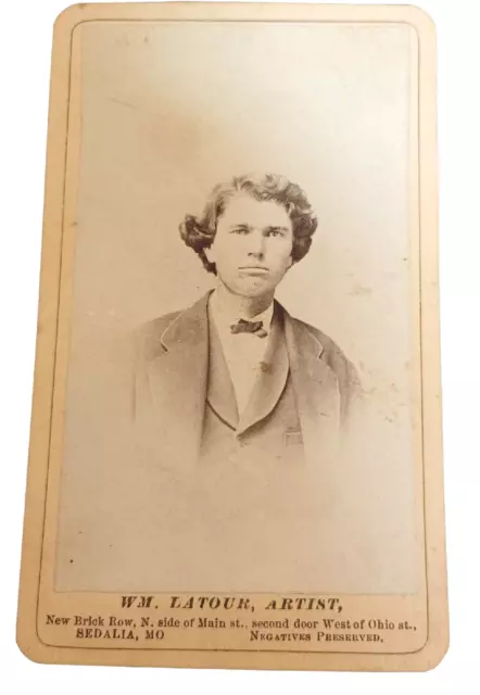 Handdsome Young Man Curly Hair Sedalia Missouri MO Carte de Visite CDV Card R12