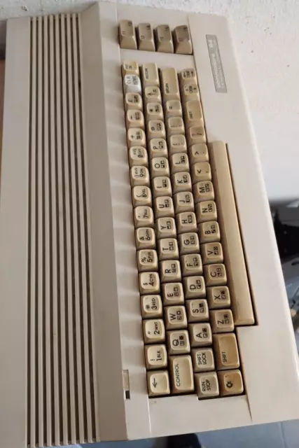 Commodore C64 II C (Computer + Netzteil) (Serial 570600) works good cond