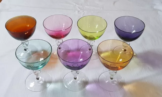 7 farbige Gläser Cocktailgläser Weingläser Bunte Wassergläser Vintage Retro 60er 2