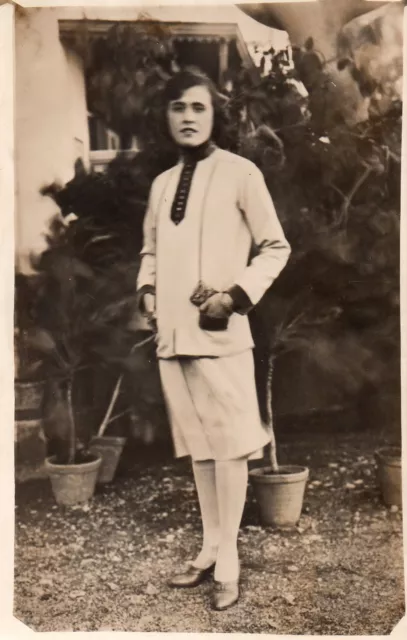 BK619 Carte Photo vintage card RPPC femme mode fashion tailleur jardin