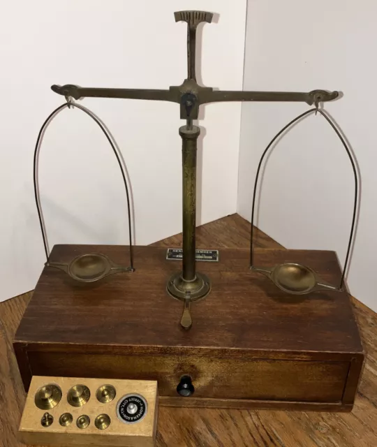 Antique Henry Troemner Apothecary/Jeweler Scale Early 1900’s (?) W/Brass Weights