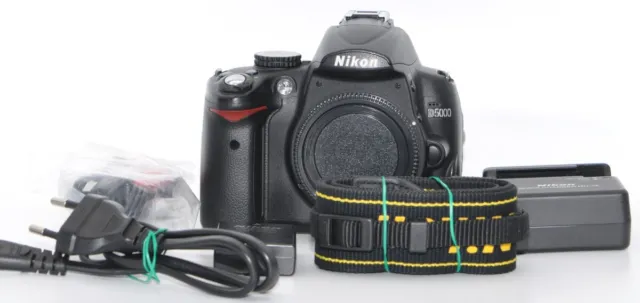 Nikon D5000 12.3MP Digitalkamera Body Gehäuse 23448 Auslöser ZT. Gut #17