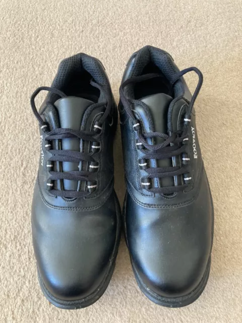 Footjoy Black Golf shoes size 8- classic style and in excellent condition