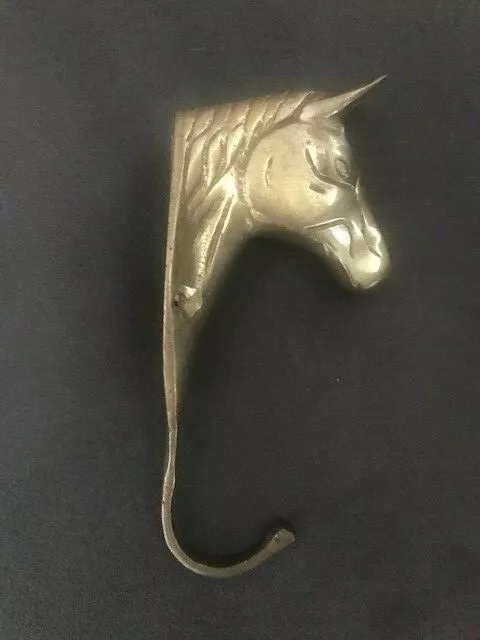 Patère  porte-manteau en bronze forme tête de cheval               Cart.S1