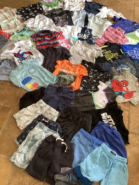 Pacchetto abbigliamento estivo ragazzi 4-5 anni, oltre 40 articoli