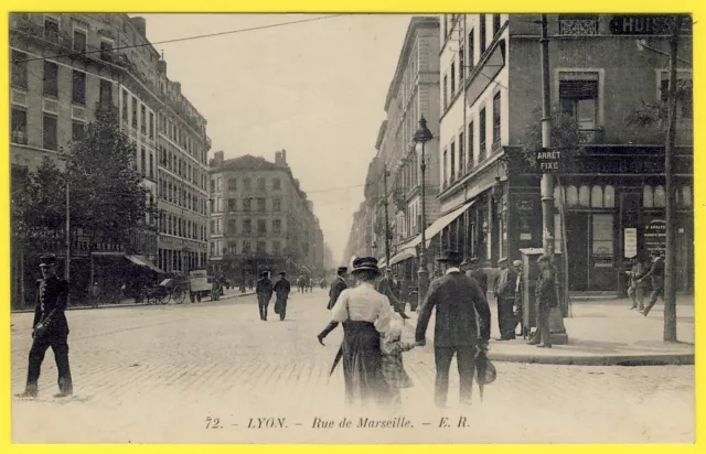 cpa 69 - LYON (Rhône) RUE de MARSEILLE Animée UNIFORME Commerces ARRÊT TRAMWAY