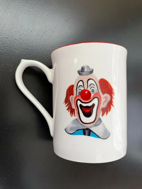 TRES BEAU MUG BIG TOP ROY KIRKHAM CLOWN Fine Bone China
