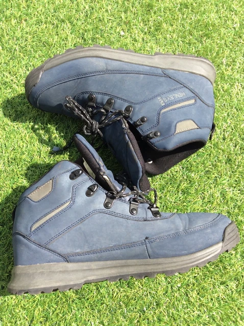 Henleys clearance walking boots
