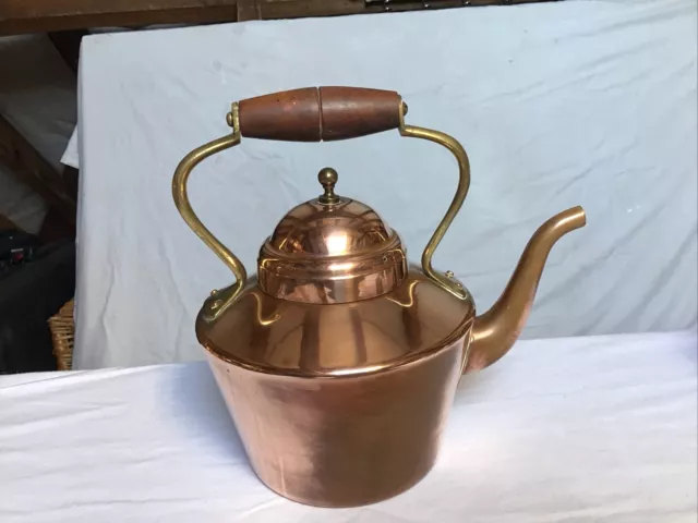 A Beautiful Vintage/ Antique Copper & Brass Kettle.