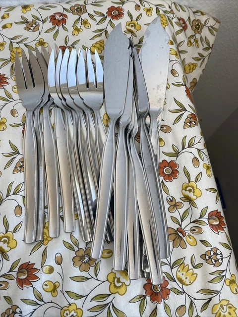 Huit fourchettes et couteux à poisson en rgent sterling frnçis du