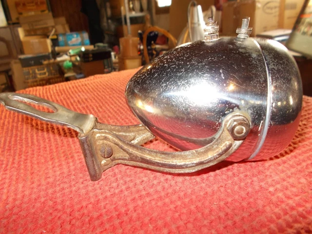 Lot De 2 Anciens Phares De Vélo - Dont Un JOS Nantua (réduction Possible)