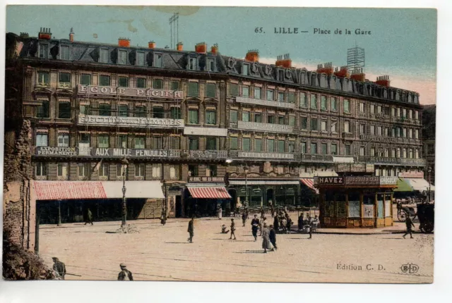 LILLE - Nord - CPA 59 - La place de la Gare - carte couleur Café Hotel de Paris