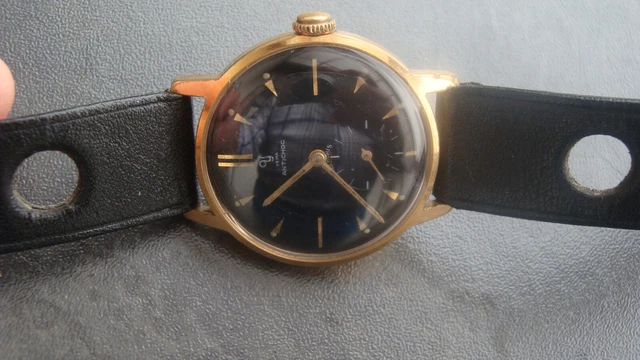 Montre Tudor Vintage Homme Remontage Manuel - Cadran Rouge, Boîtier Acier, Bracelet Cuir Noir
