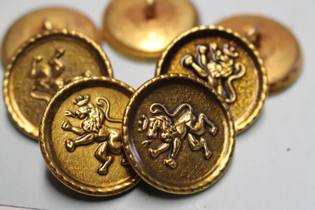 ANCIEN  BOUTON métal doré décor de lion 2,2 cm