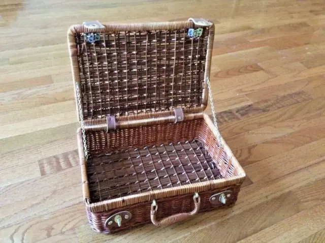 Brown woven wicker picnic basket sepia leather trunk Ratan wedding storage VTG 2