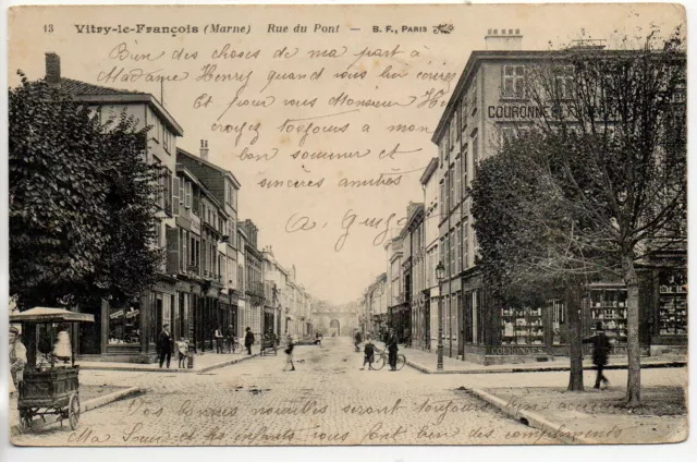 VITRY LE FRANCOIS - Marne - CPA 51 - Rue du pont - Magasins
