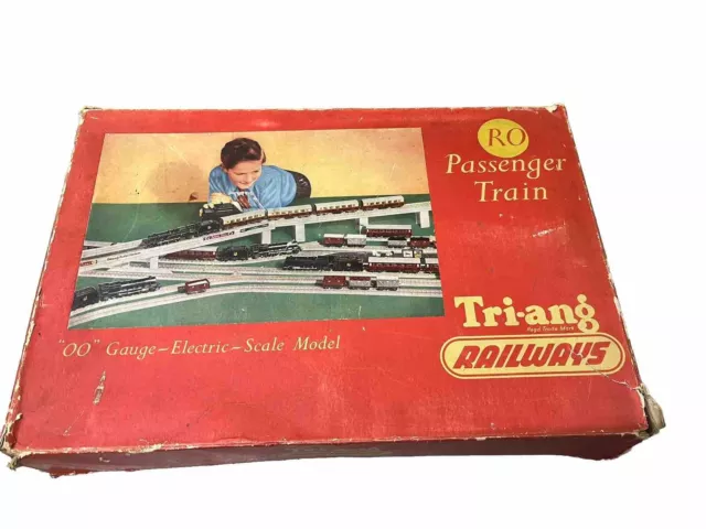 Vintage Attic Find Triang Railways Passenger Train Set R0 Locomotive Tri-Ang 2