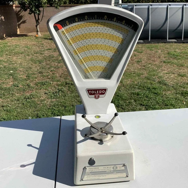 Vintage 1961 Toledo 2 Lb. Capacity Heavy Duty Candy Store Scale Model 3111