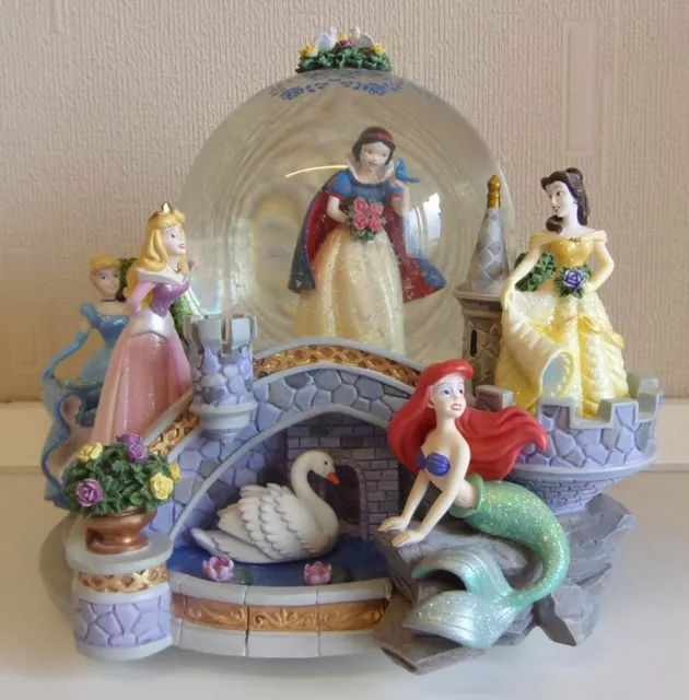 Disney once upon a dream princess snow globe 2001