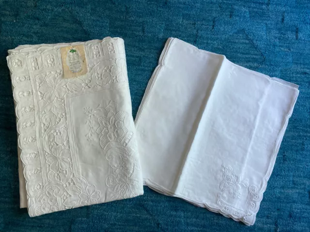 STUNNING Vintage Bordado Da Madeira Irish Linen Ivory Tablecloth/Napkin Set