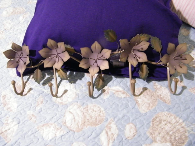 Wall Mounted 5 Open Petal Flowers Hooks Antiqued Metal Olive Green Coats, Purses