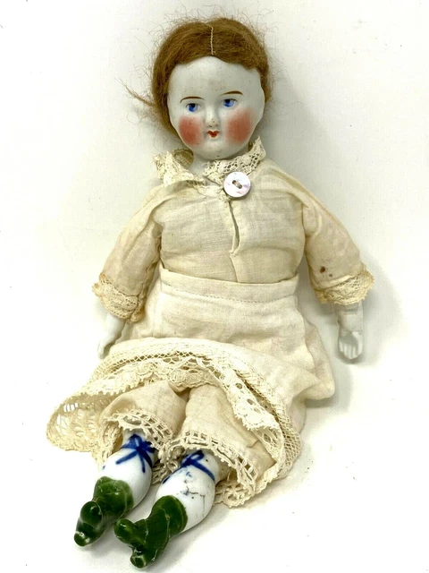 Petite poupée ancienne, mignonnette porcelaine tout en biscuit