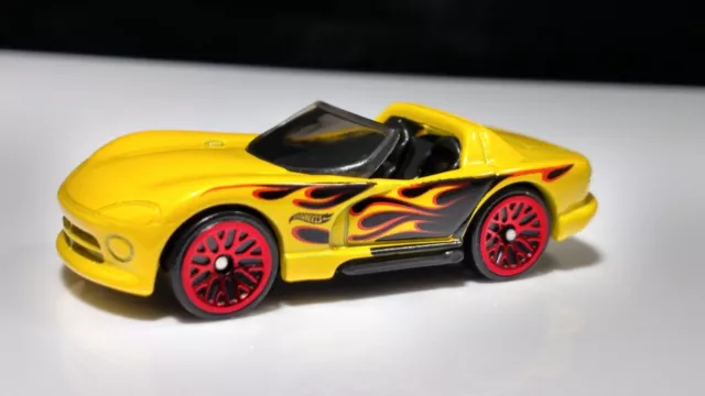 HOT WHEELS  5 Exclusive PACK DODGE VIPER RT/10 YELLOW LW LOOSE
