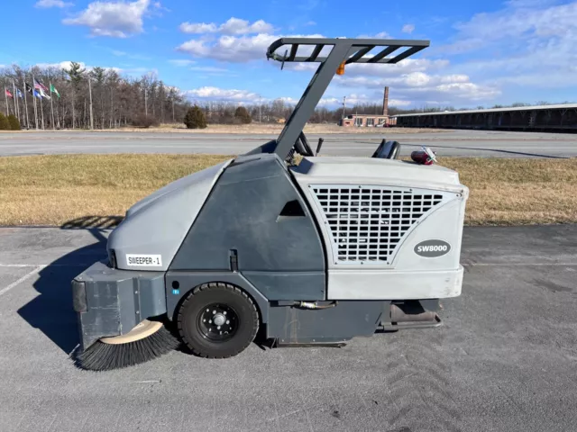 2015 Advance SW8000 Ride on LPG Floor Sweeper