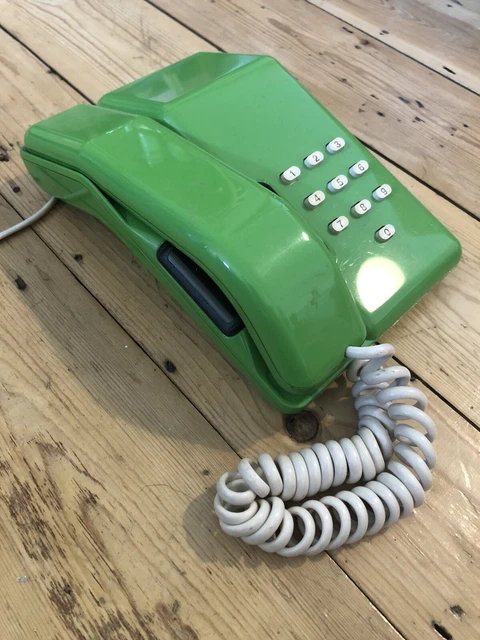 Retro vintage 80s green Viscount BT British Telecoms landline corded telephone