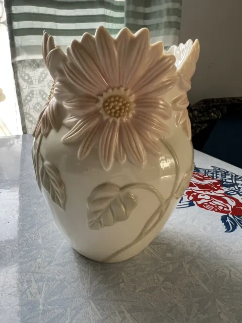 Lenox Gerbera Daisy Vase , Floral Blossoms Collection, 6" H Perfect!