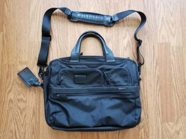 Tumi Alpha 2 EXPANDABLE ORGANIZER COMPUTER BRIEF Messenger Bag Black 26141D2U II