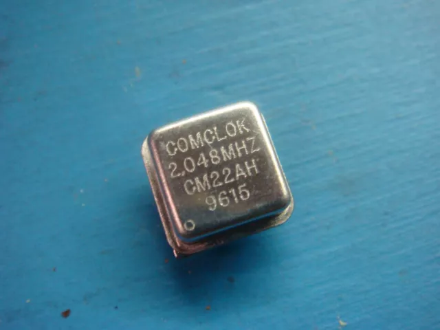(5) COMCLOK CM22AH-2.048 MHz 5V HCMOS 8 PIN CRYSTAL CLOCK OSCILLATOR 2.048