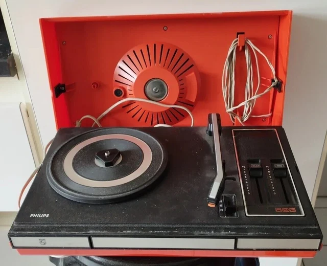 Philips. Tourne disque modèle 523. Circa 1970. + Philips.... - 86413978-438