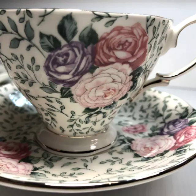 Royal Albert Porcelain Tea Cup And Saucer Vintage England Rose Garland 2001 Vgc