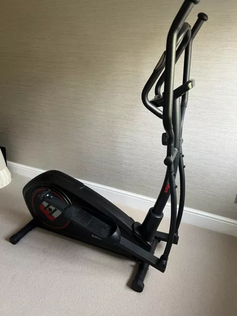 Bodymax e40 compact cross trainer 2025
