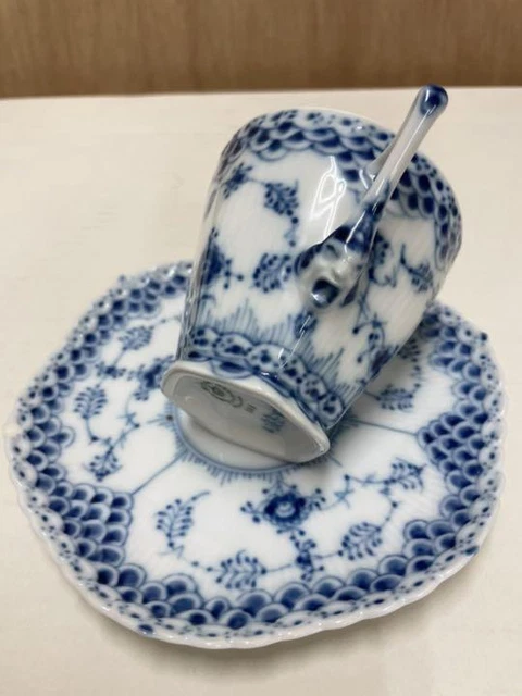 Royal Copenhagen Blue Fluted Full Lace Face