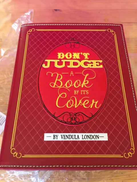 VENDULA LONDON 2019 : sac à main large clutch modèle BOOK COVER neuf, prix 170€