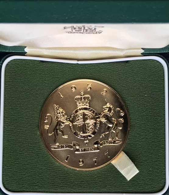 Queen Elizabeth II 1952-1977 Silver Jubilee Tower of London ~ Gold-plated Medal