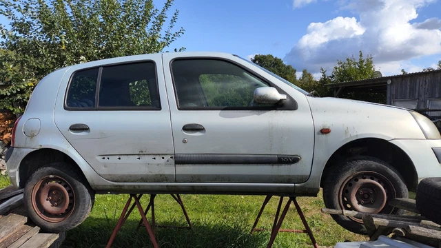 Renault Clio 1,2 16V - abgemeldet ohne TÜV