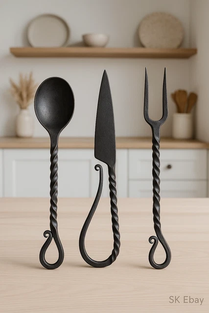 Ensemble de couverts rustiques forgés à la main, fourchette