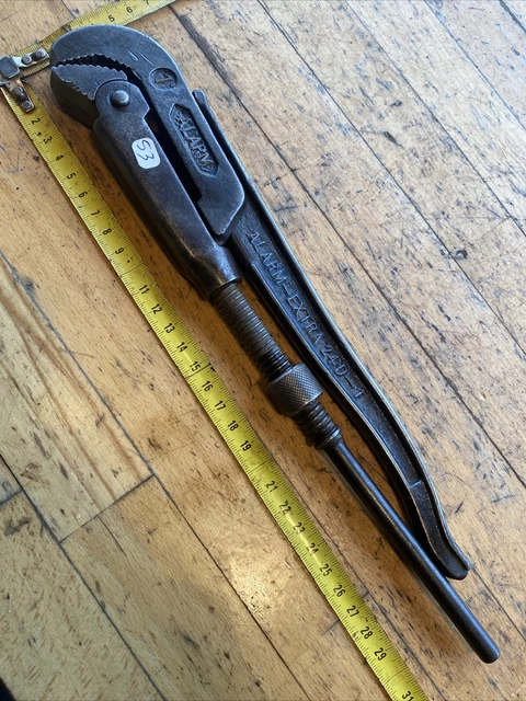 N°472) OLD TOOL, OUTIL ANCIEN, clé à molette Torsadée à Marteau EUR 25