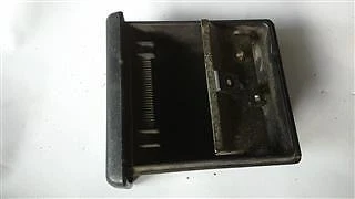 PORTA CENERE Nissan Pickup (D21)(09.1985->) 85/98