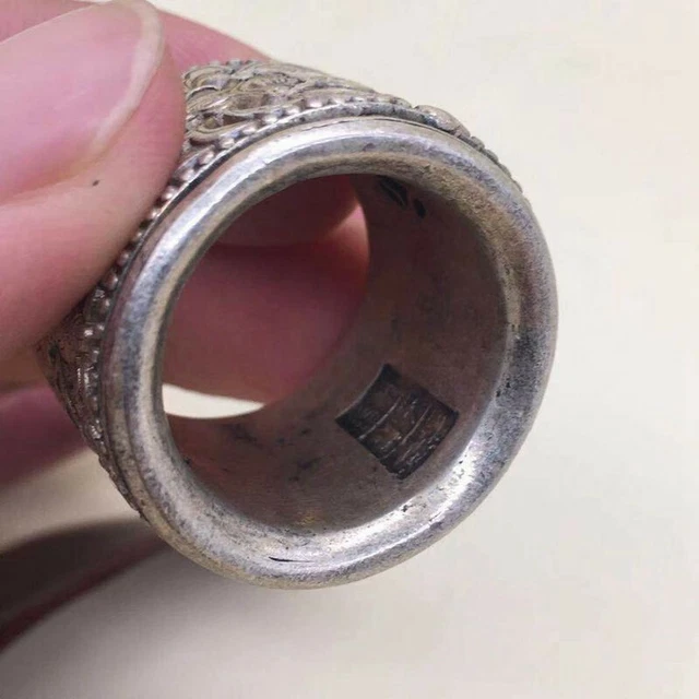 Exquisite Old Chinese tibet silver handcarved bat Pull finge Ring statue 8206 2