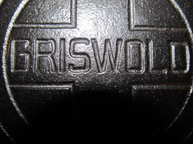 Large Vintage Antique Griswold #9 Cast Iron Skillet  Heat Ring w/ 3 Hairlines