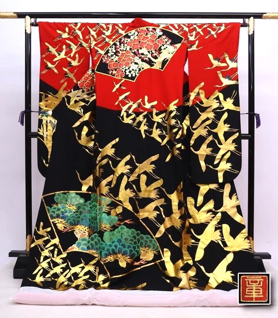 Japanese silk Uchikake Wedding Artist's Gold Kinsai Kimono Vintage Beautiful Red