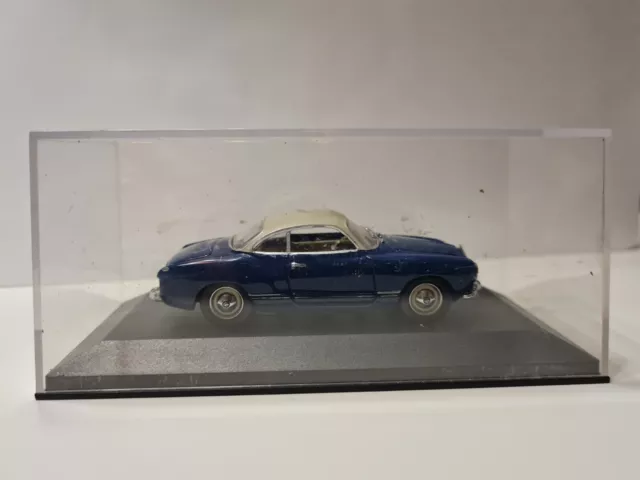 Mini champs Volkswagen Karmann Ghia Coupé Bleu Foncé  - 1:43 - bleu - 1959